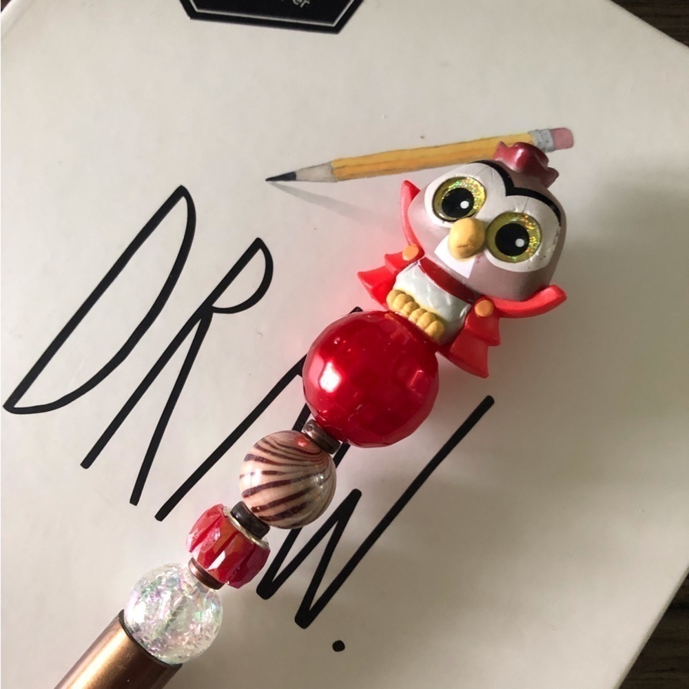 Disney Doorables: Sleeping Beauty: Owl Dressed as Prince handmade beaded pen